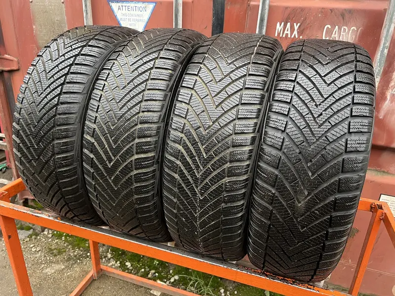Комплект б/у шин 205/55 R16 Vredestein Wintrac