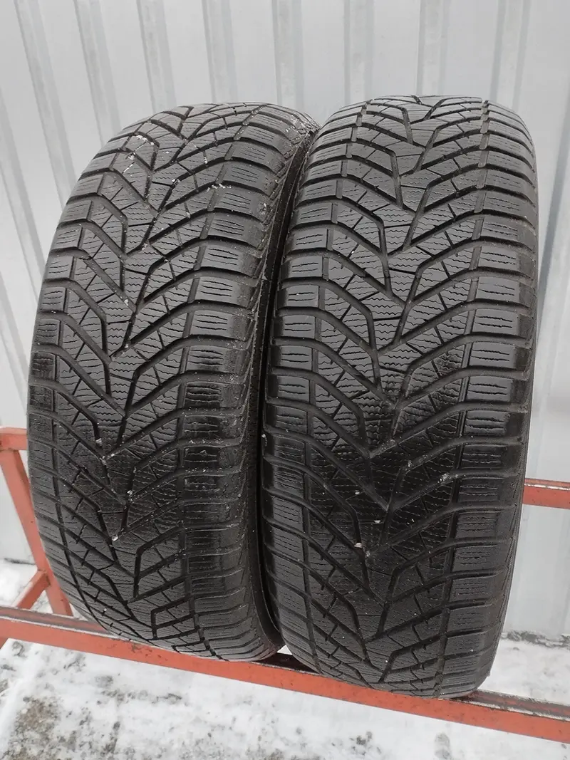 Пара б/у шин 205/55 R16 Yokohama BluEarth.Winter V905