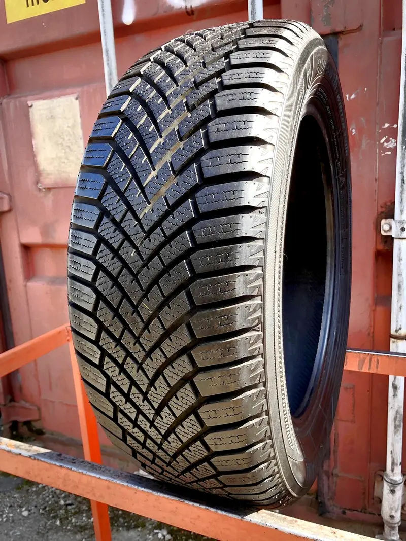 Б/у шина 205/55 R16 Yokohama BluEarth Winter V906