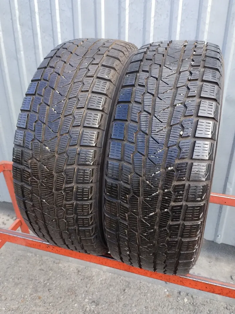 Пара б/у шин 205/55 R16 Yokohama Ice Guard IG53