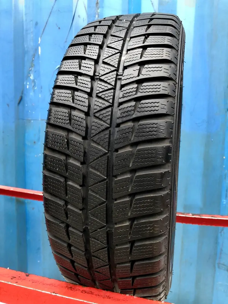 Б/у шина 205/55 R17 Falken Eurowinter HS-449