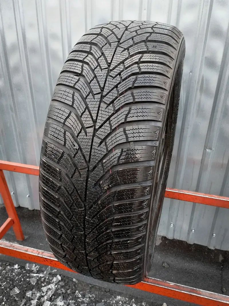 Б/у шина 205/55 R17 Kumho WinterCraft WP52