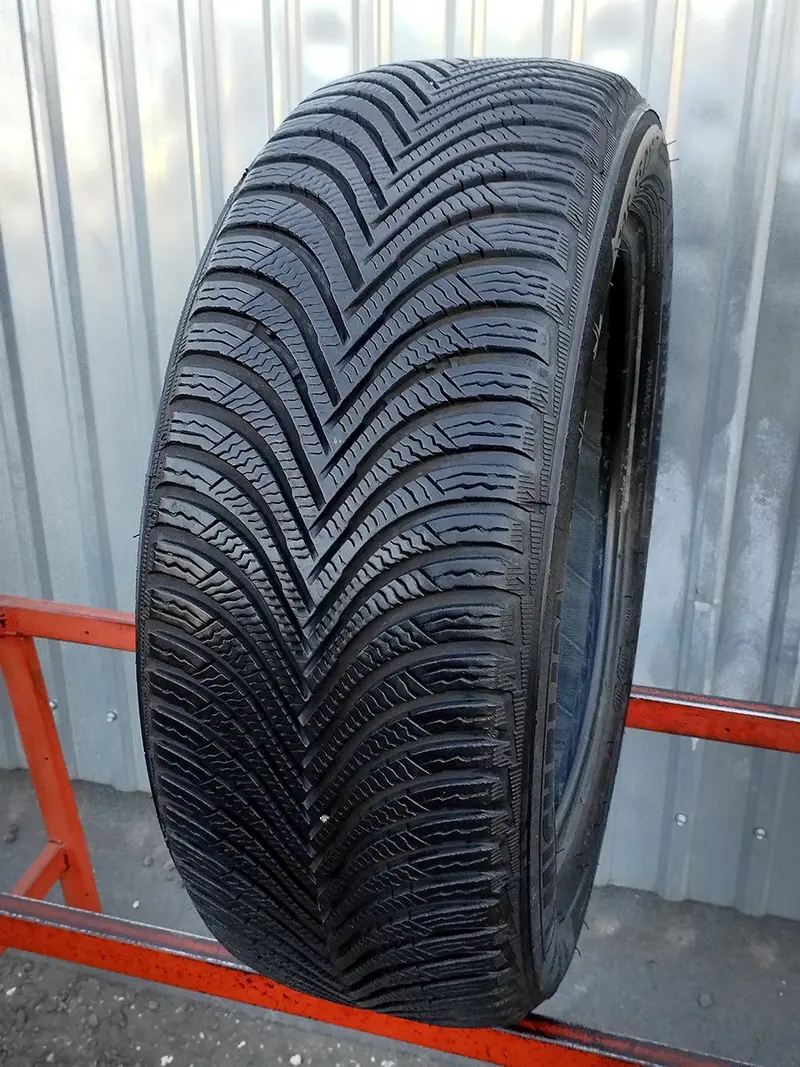 Б/у шина 205/55 R17 Michelin Alpin 5