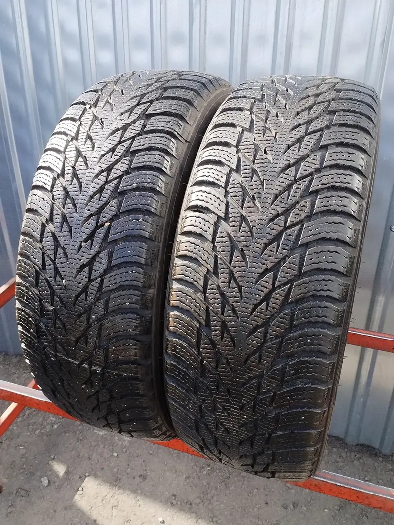 Пара б/у шин 205/55 R17 Nokian Hakkapeliitta R3