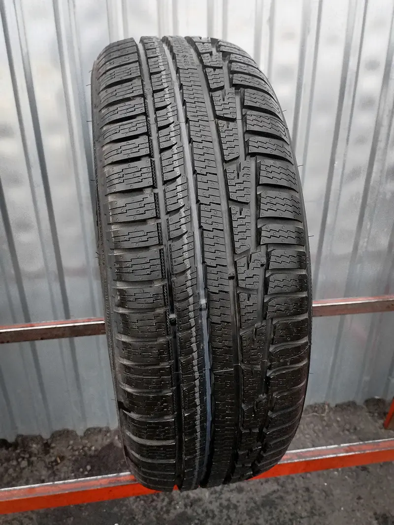Б/у шина 205/55 R17 Nokian WR A3