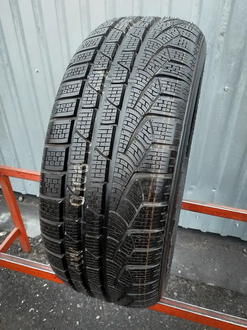 Б/у шина 205/55 R17 Pirelli Winter 240 Sottozero 2