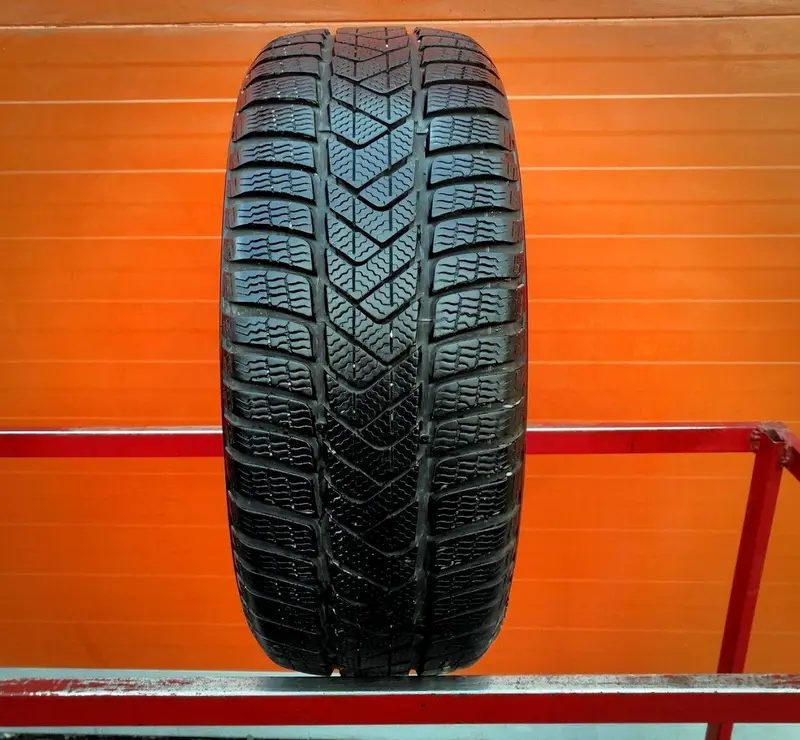 Б/у шина 205/55 R17 Pirelli Winter Sottozero 3