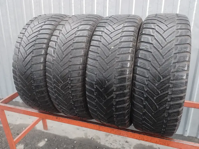 Комплект б/у шин 205/60 R15 Dunlop SP Winter Sport M3