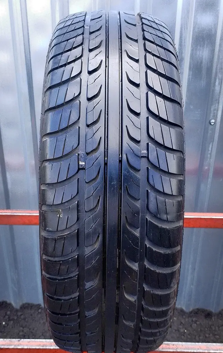 Б/у шина 205/60 R15 Goodyear Hydragrip