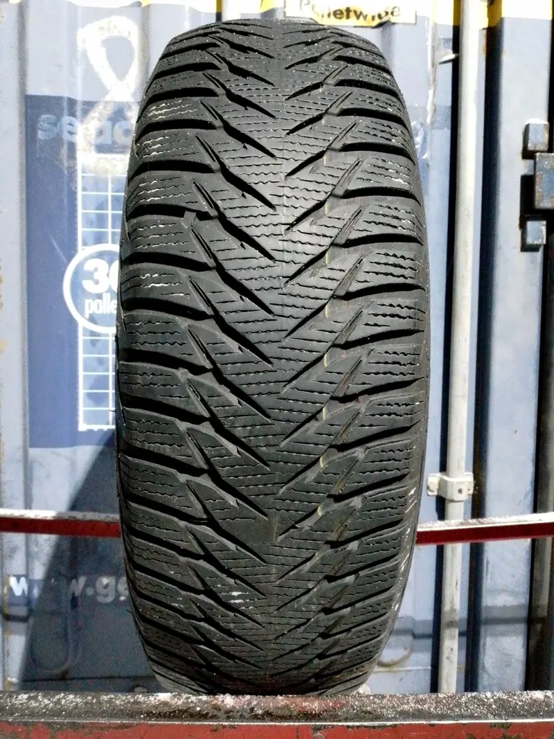 Б/у шина 205/60 R15 Goodyear Ultra Grip 8