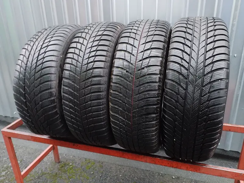 Комплект б/у шин 205/60 R16 Bridgestone Blizzak LM-001