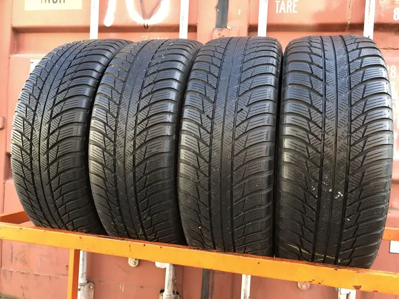 Комплект б/у шин 205/60 R16 Bridgestone Blizzak LM-001