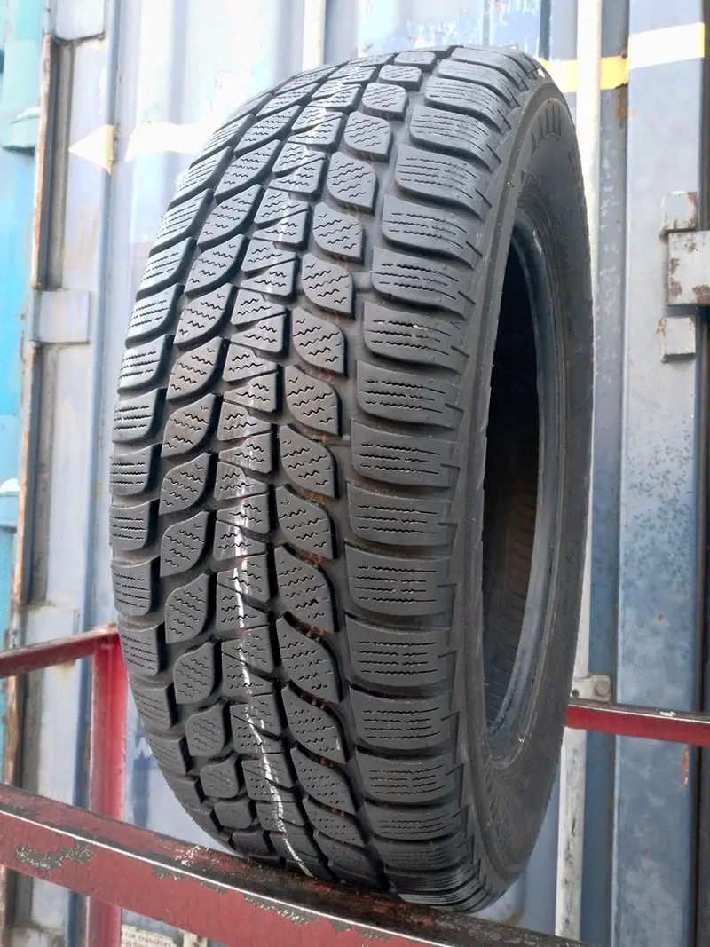 Б/у шина 205/60 R16 Bridgestone Blizzak LM25, фото 1