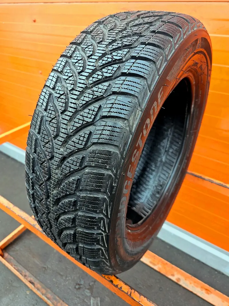 Б/у шина 205/60 R16 Bridgestone Blizzak LM32