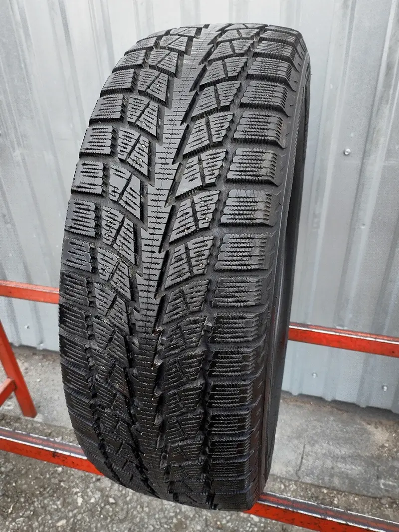 Б/у шина 205/60 R16 Bridgestone Blizzak Nordic