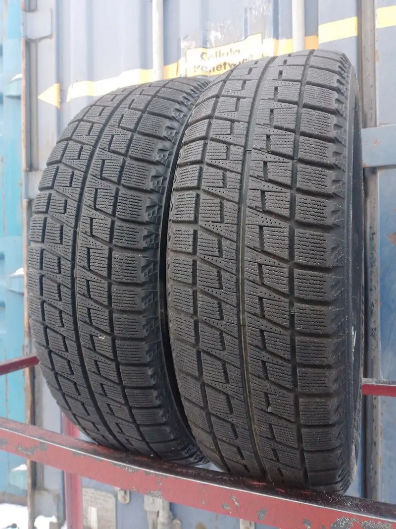 Пара б/у шин 205/60 R16 Bridgestone Blizzak Revo 2