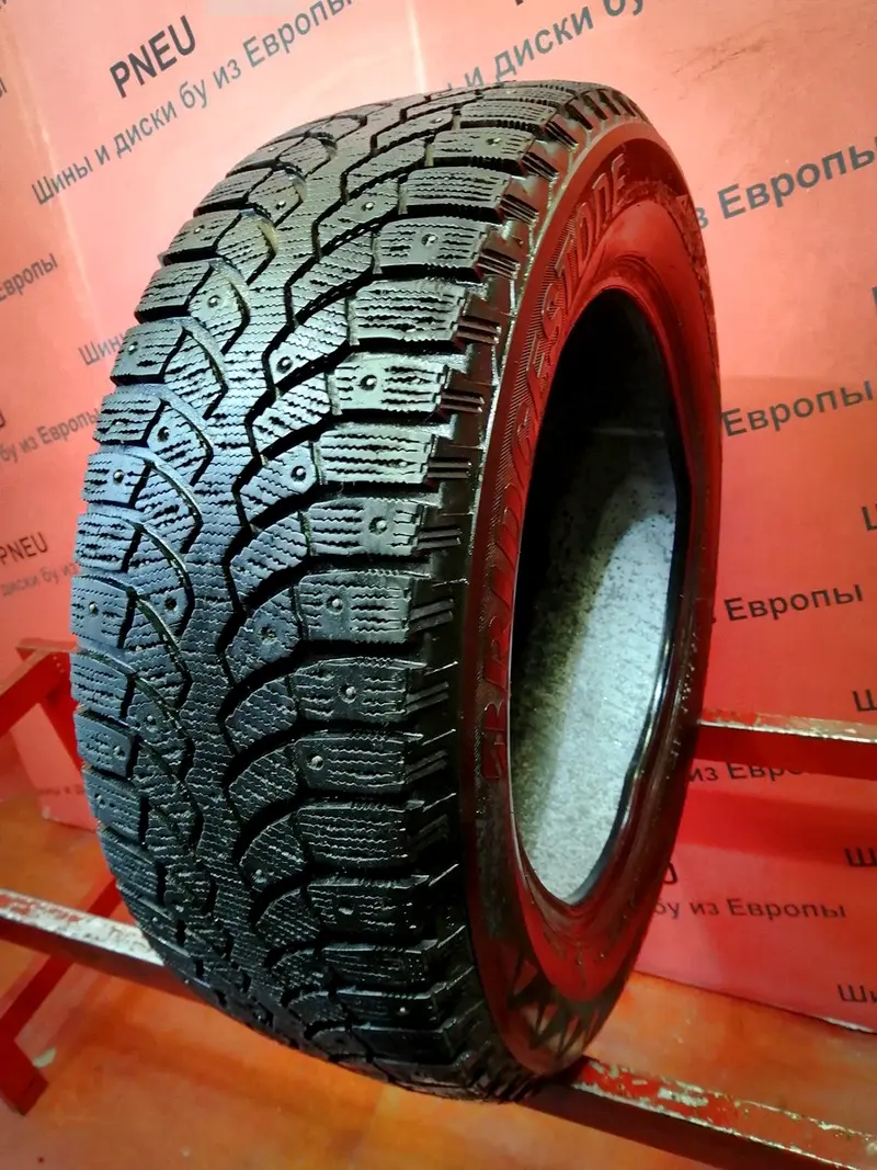 Б/у шина 205/60 R16 Bridgestone Blizzak Spike-01