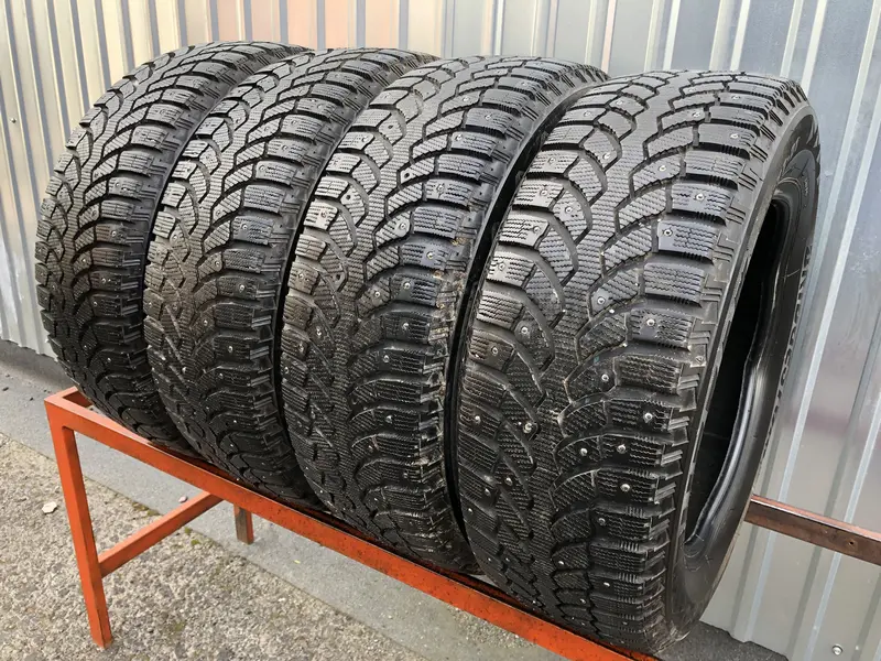 Комплект б/у шин 205/60 R16 Bridgestone Blizzak Spike-01