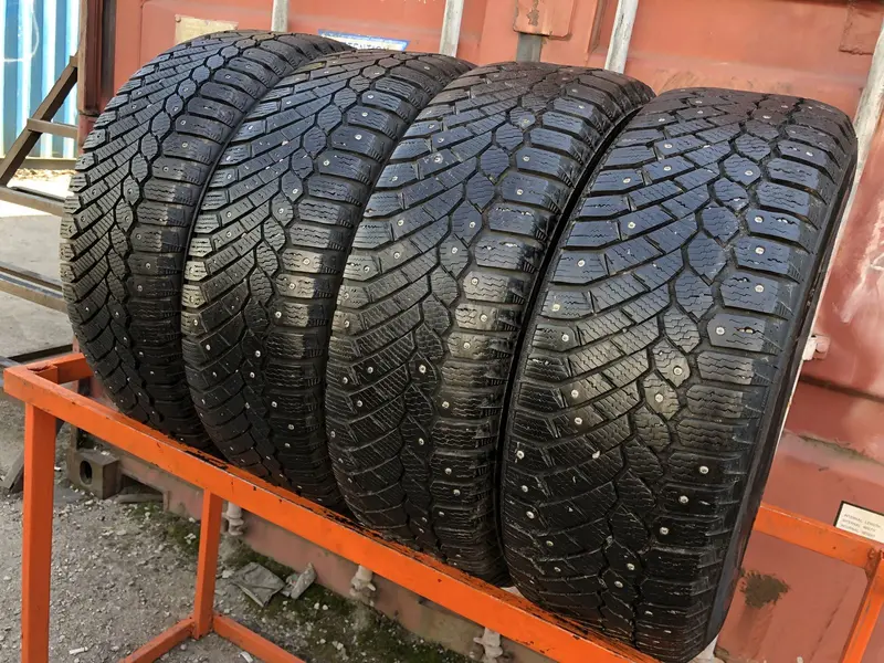 Комплект б/у шин 205/60 R16 Continental ContiIceContact