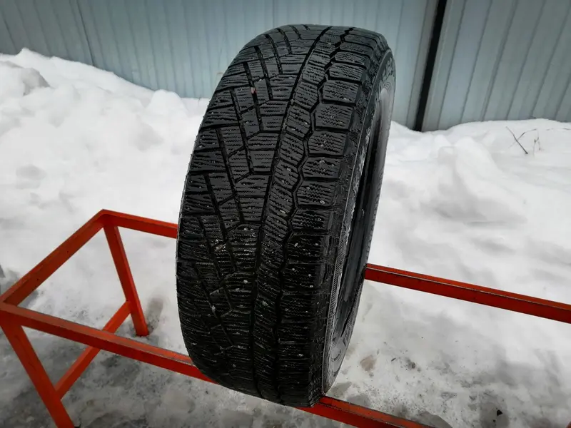 Б/у шина 205/60 R16 Continental ContiVikingContact 5
