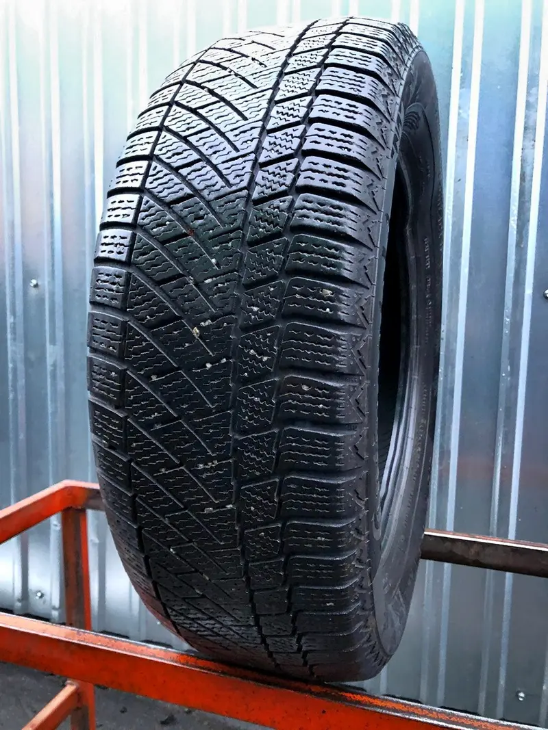 Б/у шина 205/60 R16 Continental ContiVikingContact 6