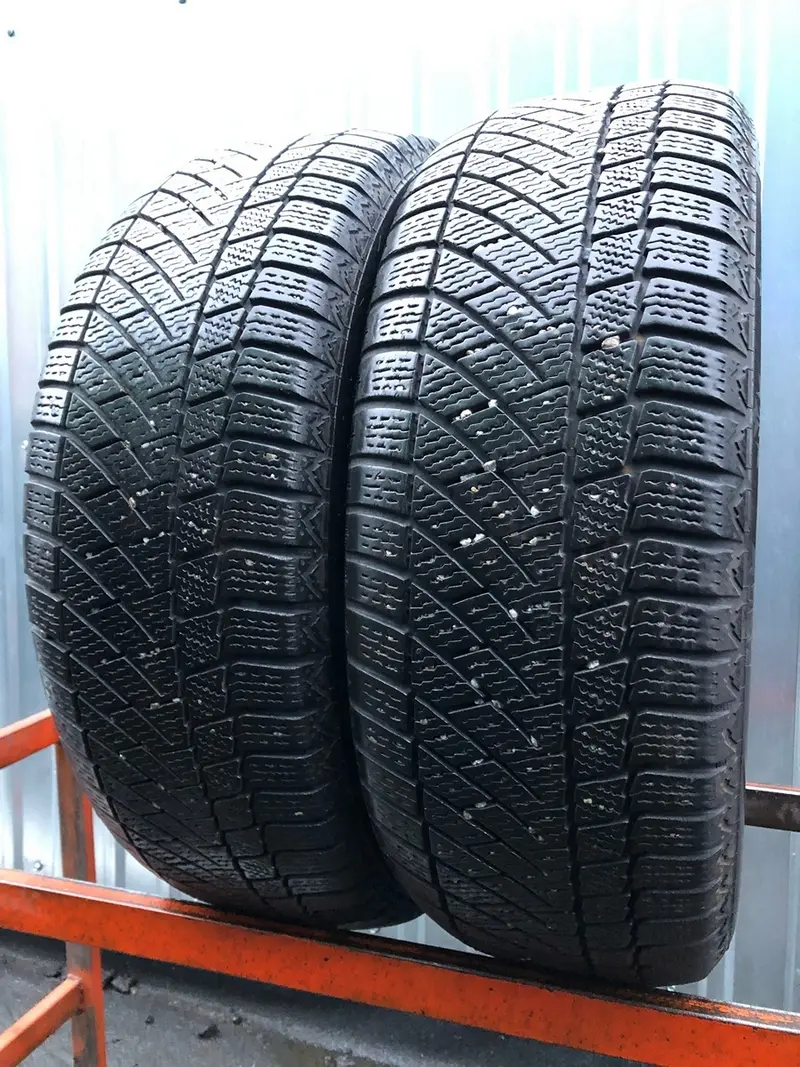 Пара б/у шин 205/60 R16 Continental ContiVikingContact 6