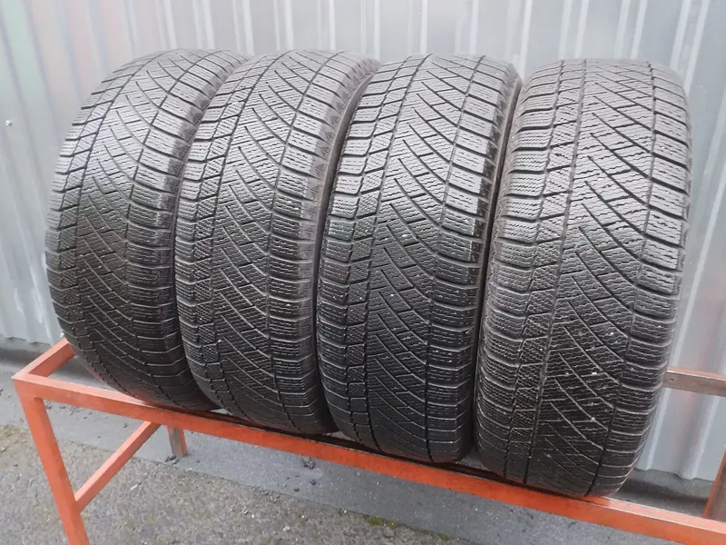 Комплект б/у шин 205/60 R16 Continental ContiVikingContact 6