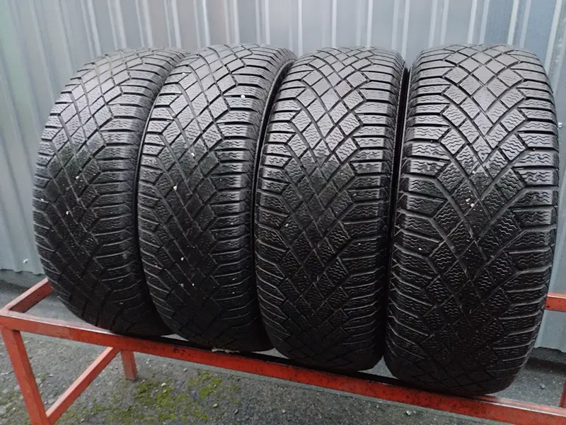 Комплект б/у шин 205/60 R16 Continental ContiVikingContact 7