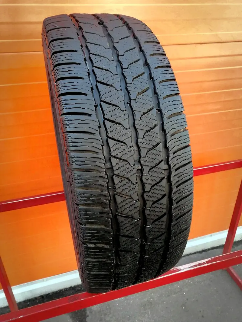 Б/у шина 205/60 R16C Continental VanContact Winter