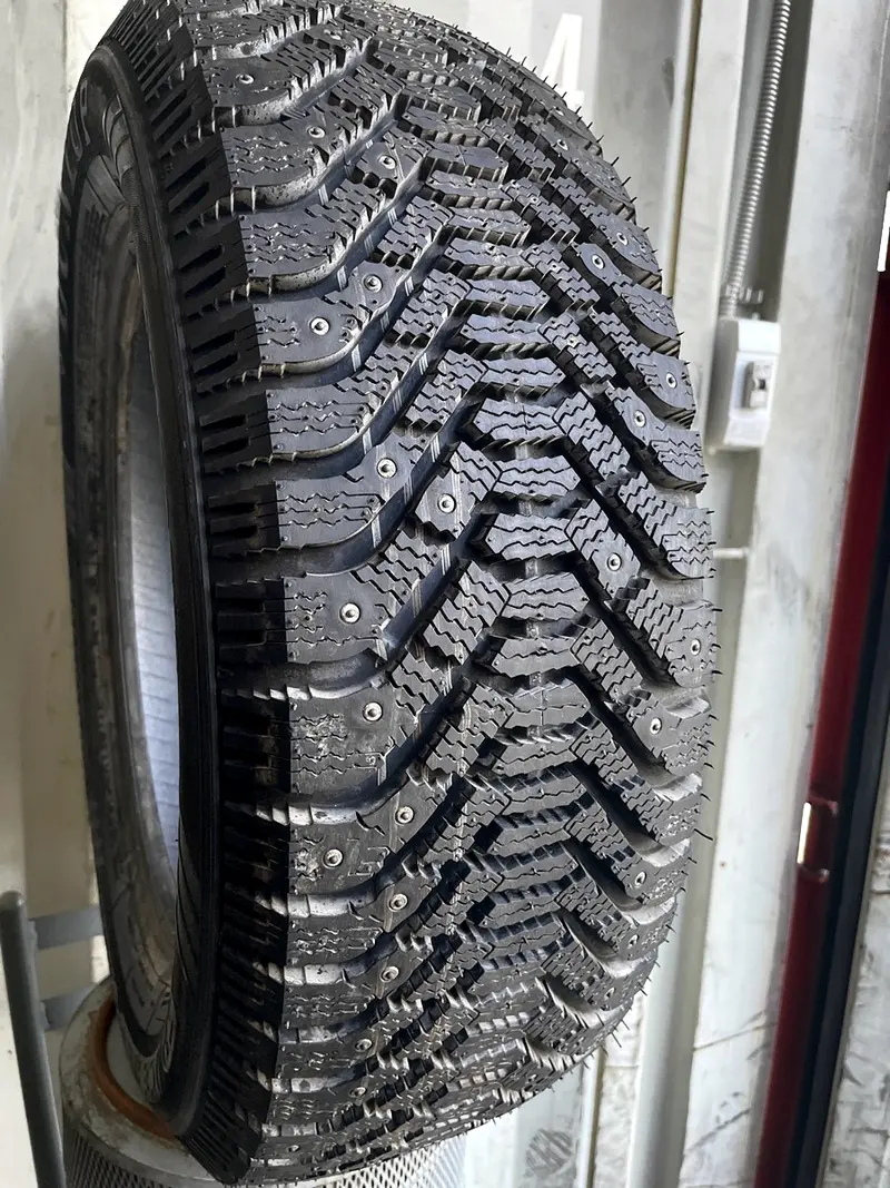 Б/у шина 205/60 R16 Dunlop SP Ice Response