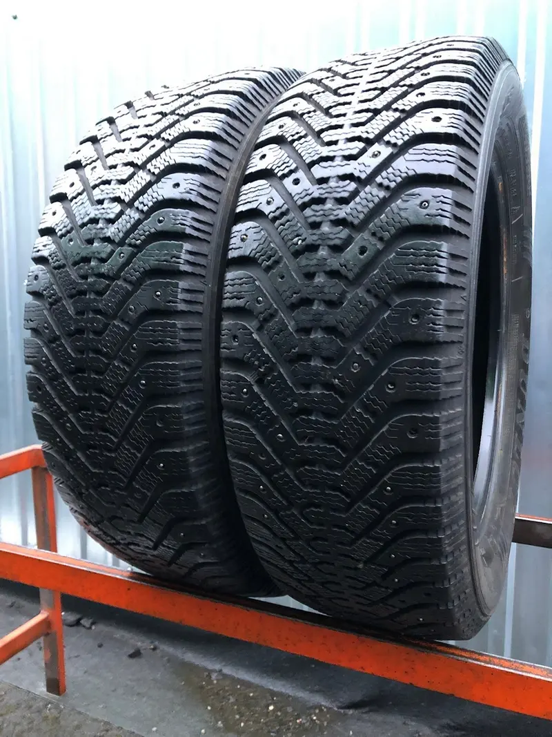 Пара б/у шин 205/60 R16 Dunlop SP Ice Response