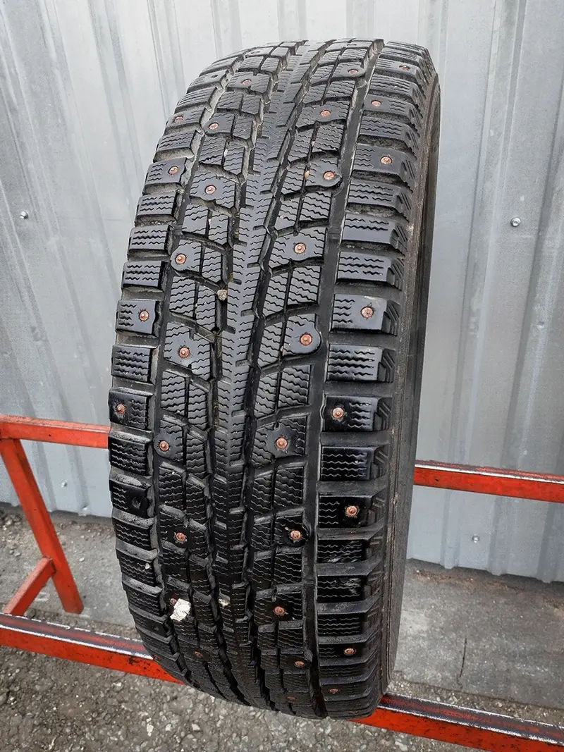 Б/у шина 205/60 R16 Dunlop SP Winter Ice 01
