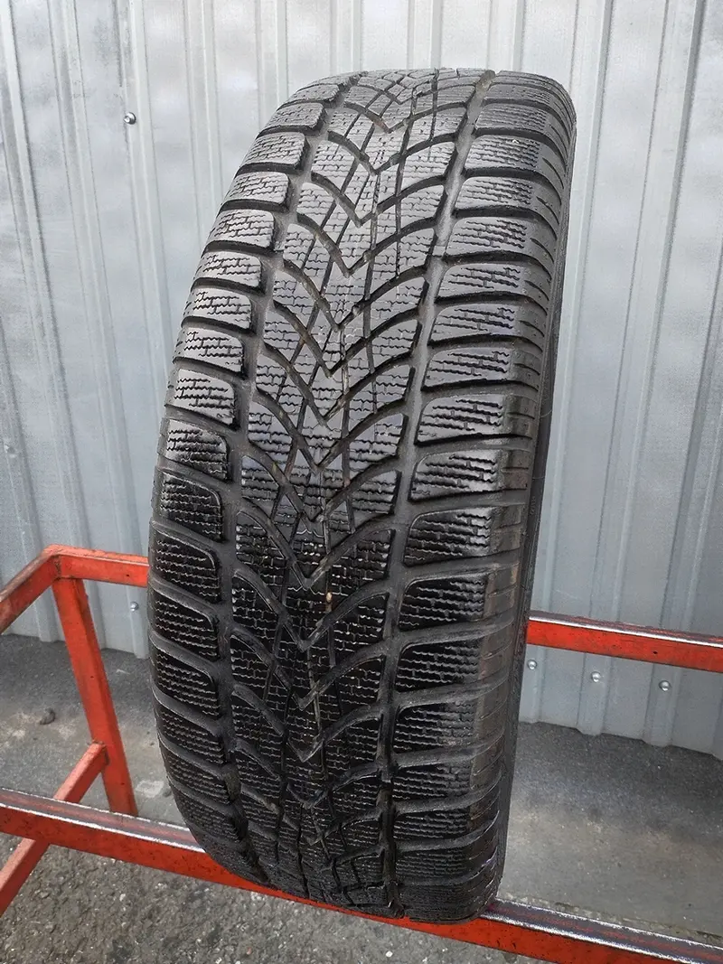 Б/у шина 205/60 R16 Dunlop SP Winter Sport 4D