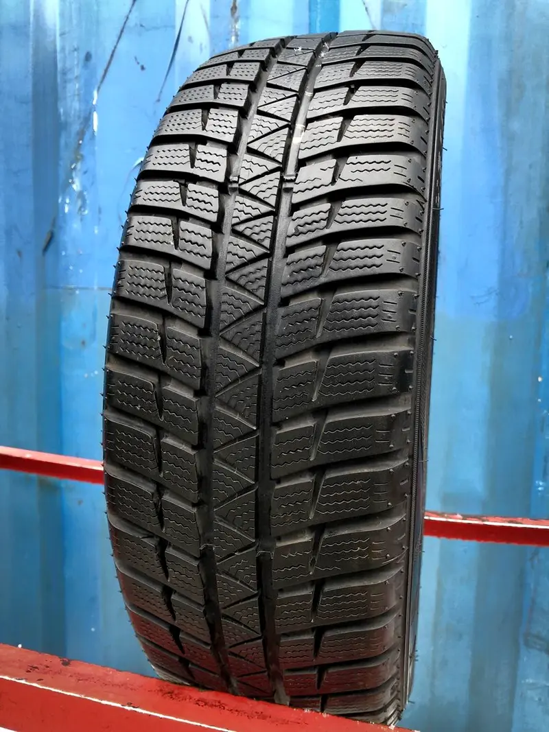 Б/у шина 205/60 R16 Falken Eurowinter HS-449