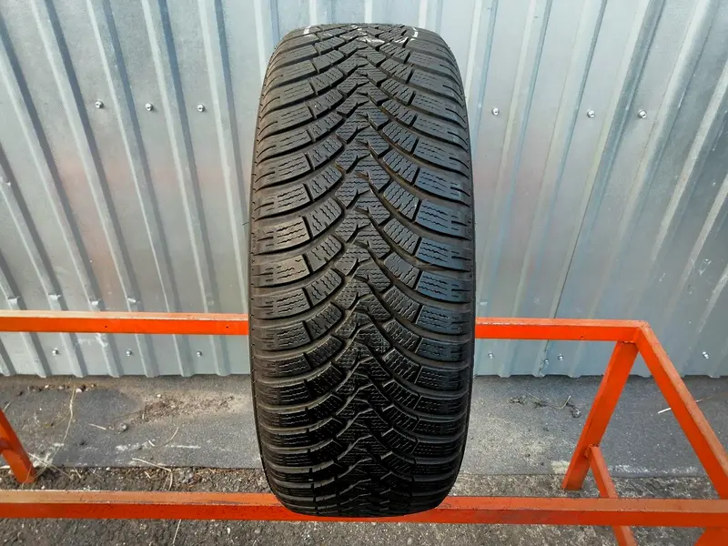 Б/у шина 205/60 R16 Falken Eurowinter HS01