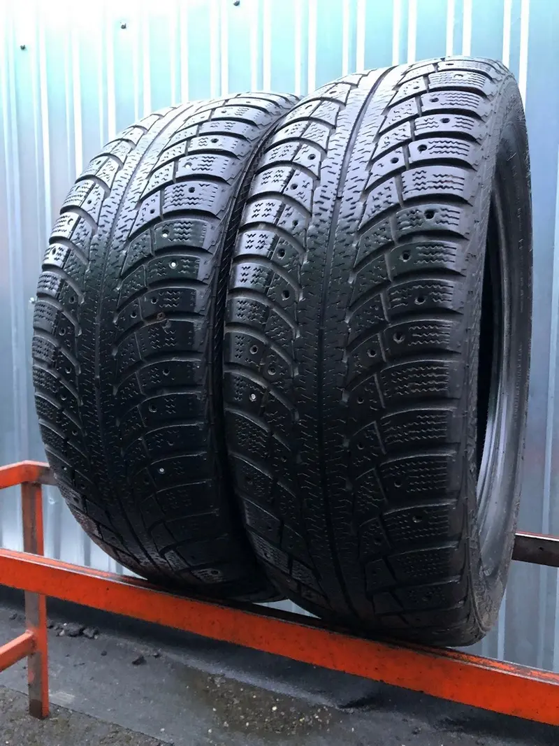 Пара б/у шин 205/60 R16 Gislaved Nord Frost 5