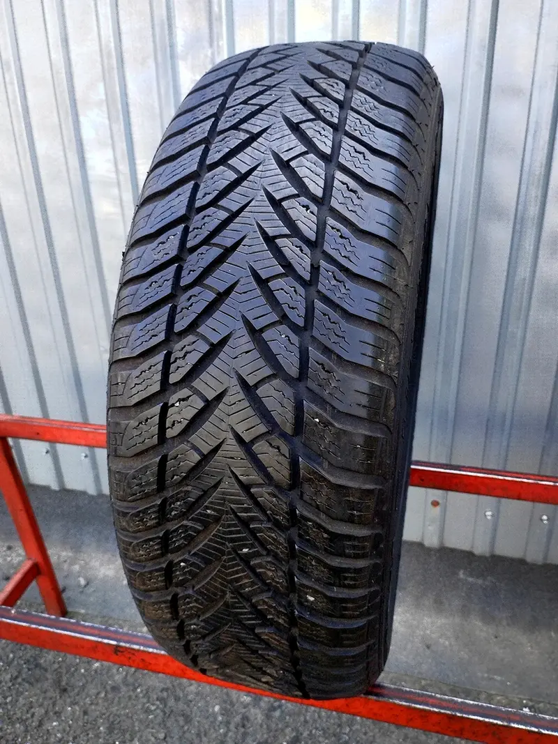 Б/у шина 205/60 R16 Goodyear Eagle Ultra Grip GW-3