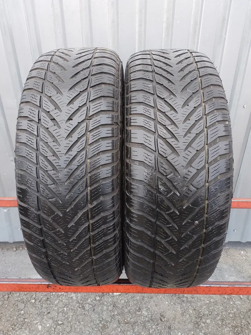Пара б/у шин 205/60 R16 Goodyear Eagle Ultra Grip GW-3