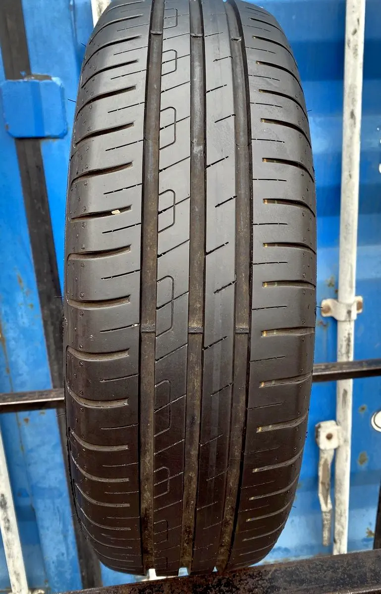 Б/у шина 205/60 R16 Goodyear EfficientGrip Performance 2, фото 1
