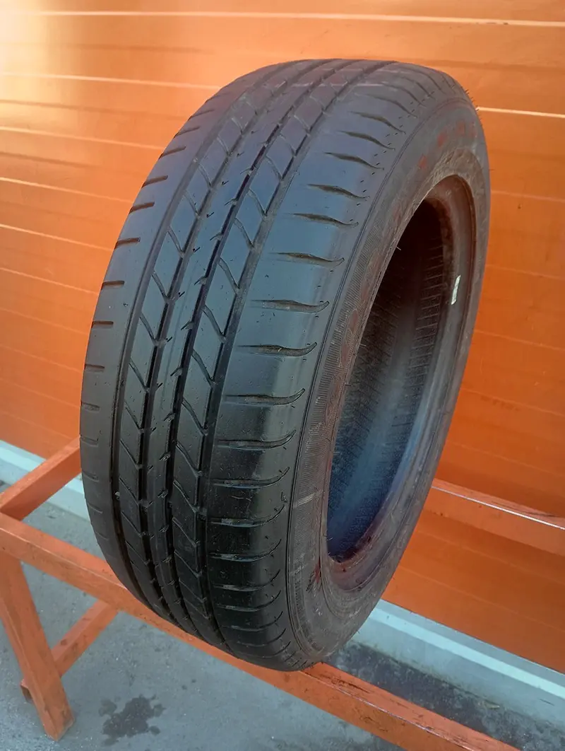 Б/у шина 205/60 R16 Goodyear EfficientGrip RunFlat
