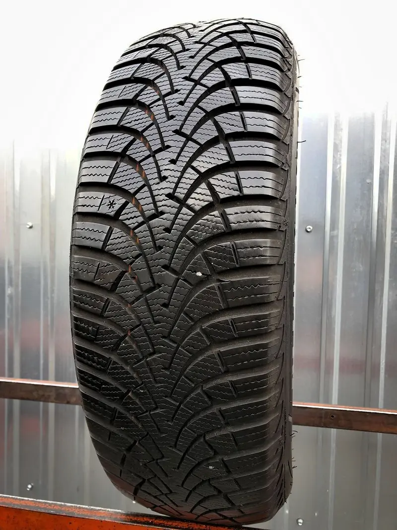 Б/у шина 205/60 R16 Goodyear Ultra Grip 9