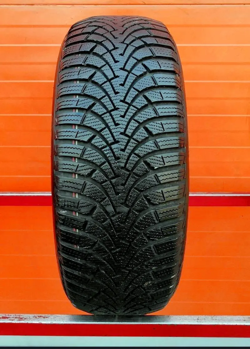 Б/у шина 205/60 R16 Goodyear Ultra Grip 9+