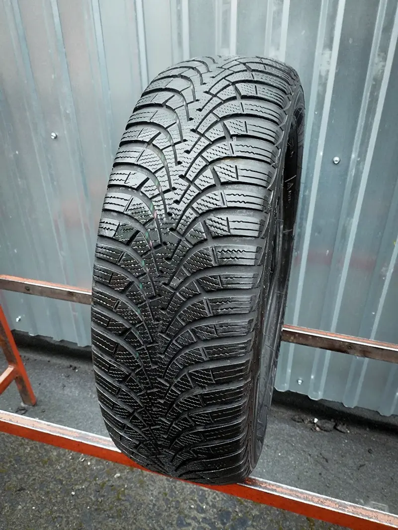 Б/у шина 205/60 R16 Goodyear Ultra Grip 9+