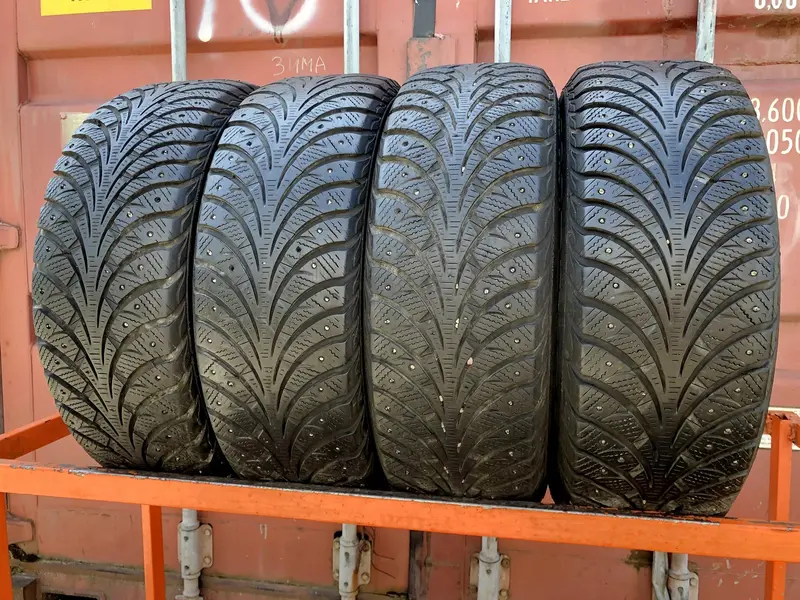 Комплект б/у шин 205/60 R16 Goodyear Ultra Grip Extreme