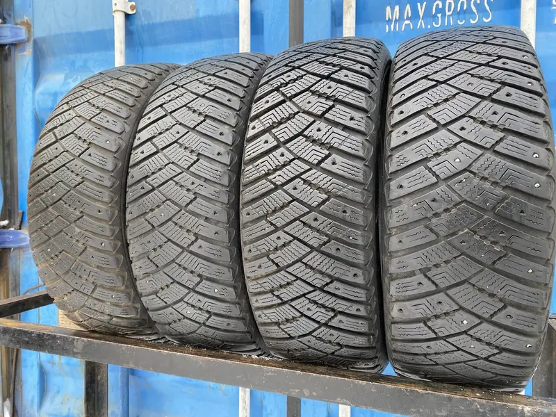 Комплект б/у шин 205/60 R16 Goodyear Ultra Grip Ice Arctic