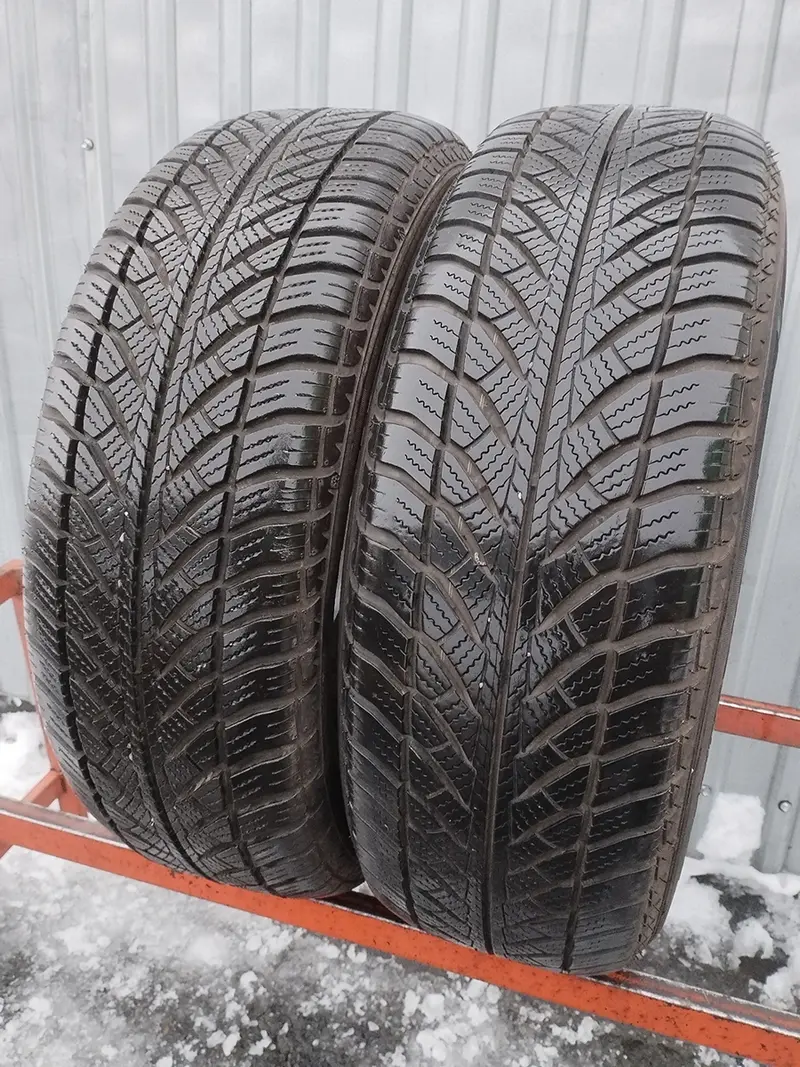 Пара б/у шин 205/60 R16 Goodyear Ultra Grip Performance 2