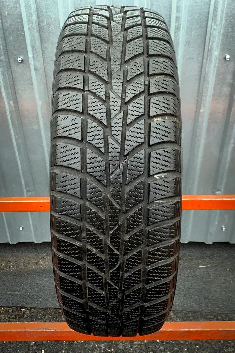 Б/у шина 205/60 R16 Hankook Winter I Cept RS W442