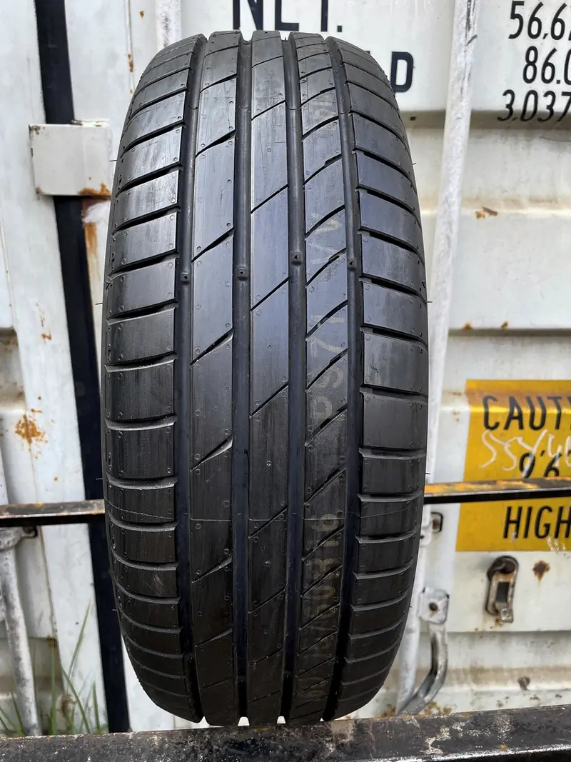 Б/у шина 205/60 R16 Kumho Ecsta PS71
