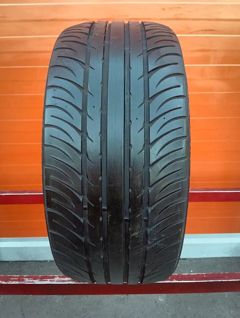 Б/у шина 205/60 R16 Kumho Ecsta SPT KU31