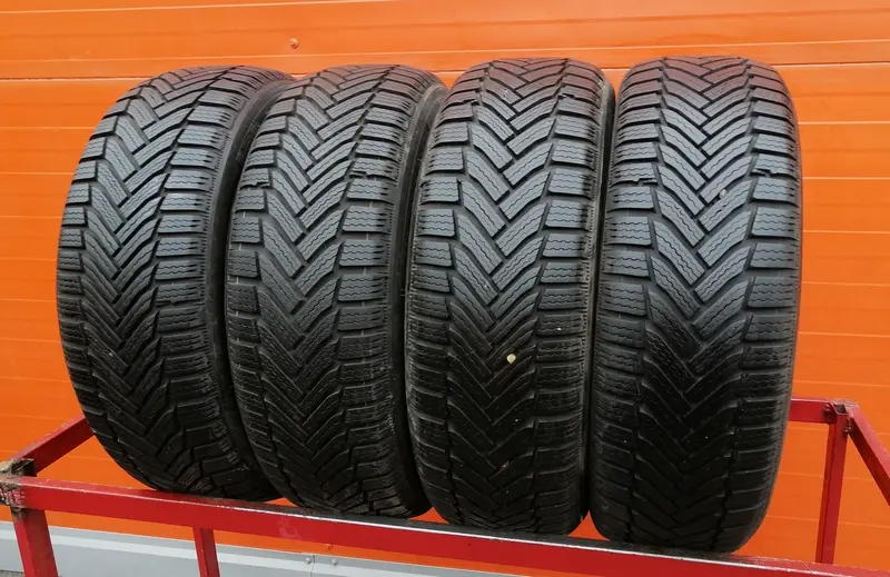 Комплект б/у шин 205/60 R16 Michelin Alpin 6, фото 1